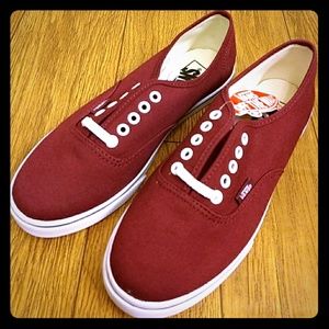 Vans Authentic Lo Pro in Windsor Wine NWT
